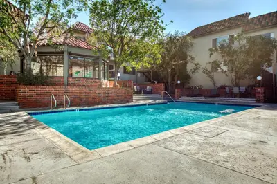 Gallery image of Encino 1br w wd pool gym nr Ventura Blvd LAX-947 in Los Angeles