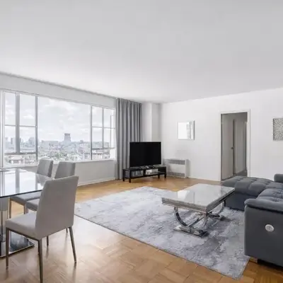 Spacious 2 Bedroom 2 Bathroom Unit Great Location