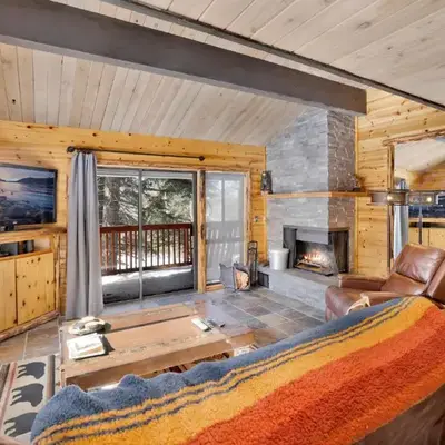 Smith Chalet at Snow Summit- Furnished Resort Condo- Foosball- Walk To Lifts