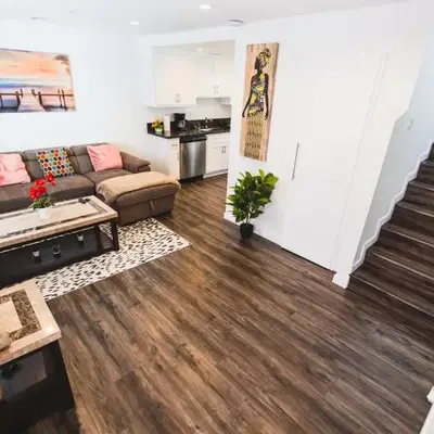 Nice and Close to Downtown 1 Bedroom Sleeps 4