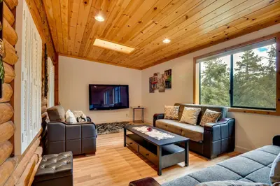 Gallery image of Pine Mountain Club Cabin with Community Pool! in Pine Mountain Club