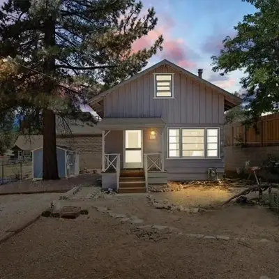 Big Bear Bungalow - Modern aesthetics meet mountain charm in this newly remodeled two-story home