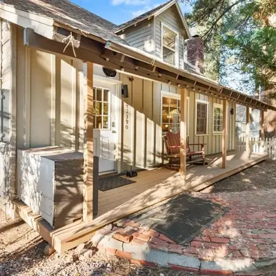 Happy Hours - Modern Cabin with Game Room and Peek-a-Boo Lake Views!