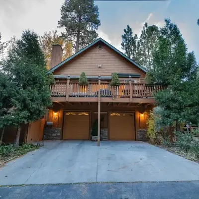 Treetop Bearadise - Best mountain living in a nicely furnished and decorated home