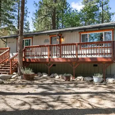 The Oasis Chalet - Walking distance to The Village