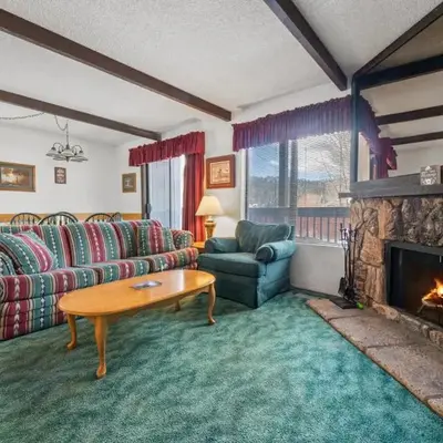Boulder Bay Chalet Condo - Mountain charm condo with lake view and WIFI!