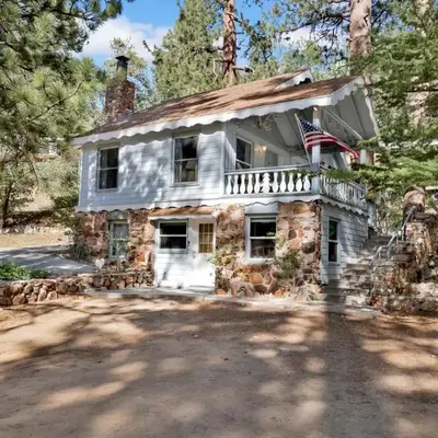 Pinglewood Cabin- Furnished Fawnskin Group Retreat