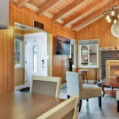 Sweet Retreat 1- Cozy Relaxing Resort Cabin