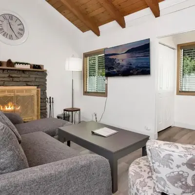 Sweet Retreat 2- Cozy Relaxing Resort Cottage