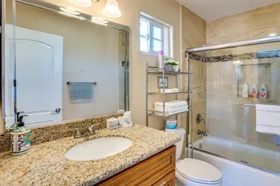 Gallery image of Westminster Apartment with Balcony, Near Disneyland! in Westminster