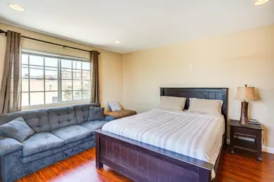 Gallery image of Westminster Apartment with Balcony, Near Disneyland! in Westminster