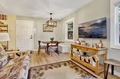 Gallery image of Beary Cozy Cabin- Hot Tub- Walk To Lake in Big Bear Lake