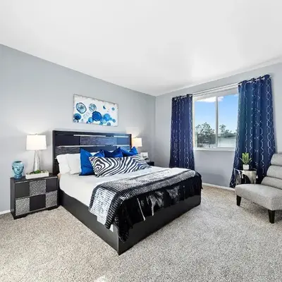 Beverly Hills Penthouse 2 BR Apt with Parking 407