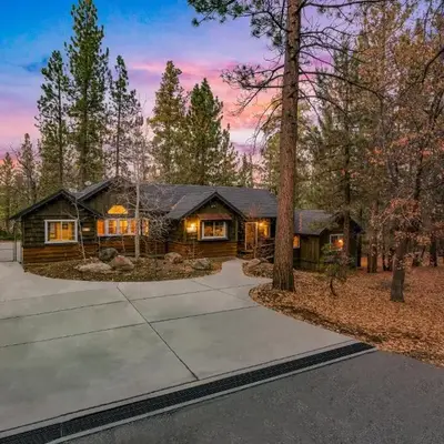 Big Bear Villa - Walk to Lake ad Village! Hot Tub