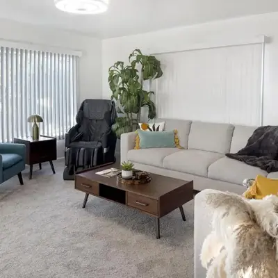 Quaint Mid-Century Cottage by the Coast