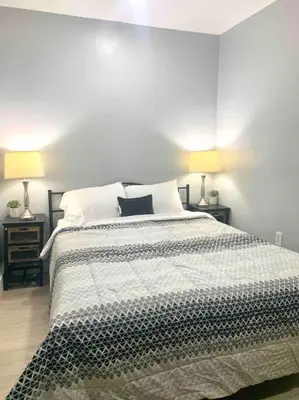 Gallery image of Guesthouse near Disney, Walmart with private parking in Santa Ana