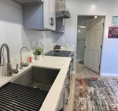 Gallery image of Guesthouse near Disney, Walmart with private parking in Santa Ana