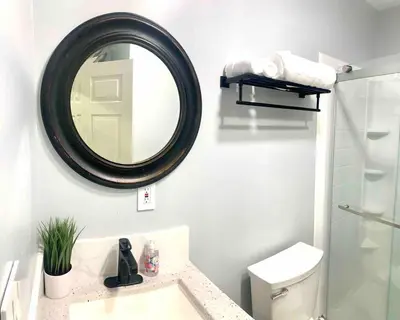 Gallery image of Guesthouse near Disney, Walmart with private parking in Santa Ana
