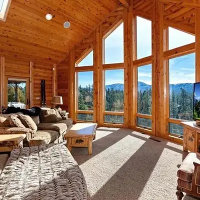 Peaceful Cabin Home with Breathtaking View!