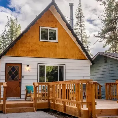 The Teddy Bear Cabin! Large Patio!