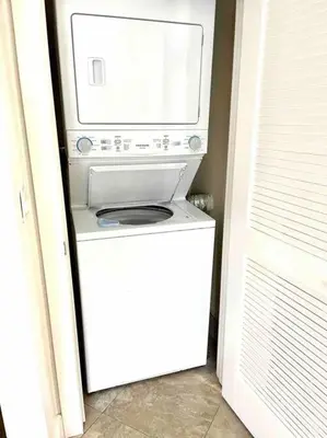 a white washer and dryer in a room at Spacious 2 Bedroom Venice Beach Villa in Los Angeles