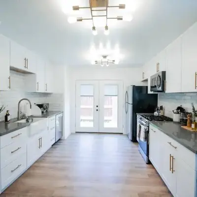 Comfortable & Modern 3BD/2BA Home -pet friendly!