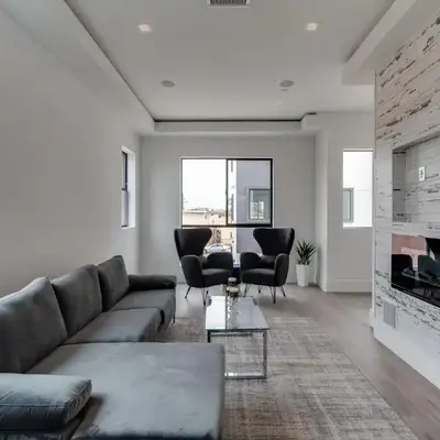 Luxury Modern 4 Bedroom 4 Bathroom Home with Rooftop Deck #4