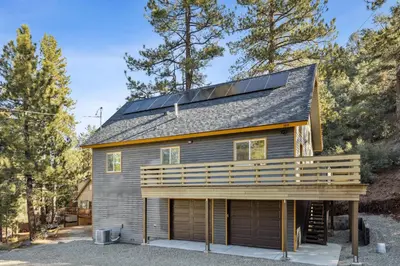 Gallery image of Tranquil Pine Mountain Retreat cabin in Pine Mountain Club