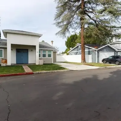 Lake Balboa 7 Bedroom 5 Bathroom Compound