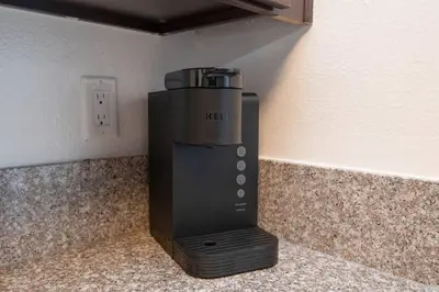 a blender sitting on top of a kitchen counter at Hollywood 2Bed Apt w Rooftop pool & Panoramic View in Los Angeles