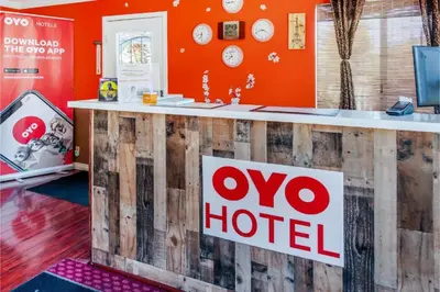 a sign that reads oxo hotel in a room at Hotel Europa Ridgecrest in Ridgecrest