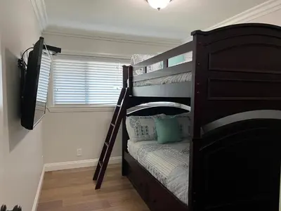 a bedroom with a bunk bed with a bunk bedutenewayewayangering at Destination #29 in Anaheim