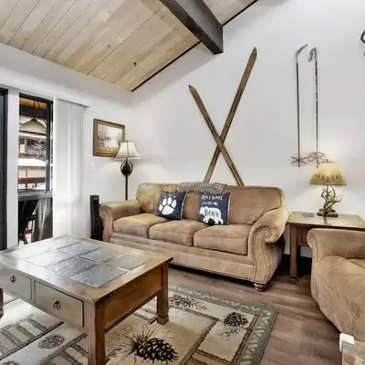 Smith Summit Chalet at Big Bear~ Base Camp Ski Condo~