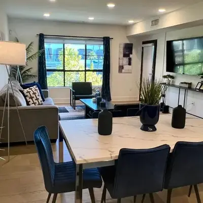 Century City Cozy 3 Bedroom Apartment with Parking 302