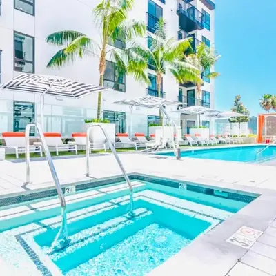Hollywood Penthouse with Balcony & Pool View