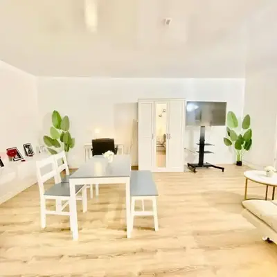 Studio Modern Black and White
