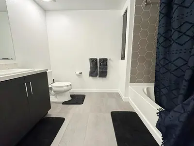 Gallery image of Modern London Style Home in Hollywood -Free Parking 10mins to Universal Studios in Los Angeles