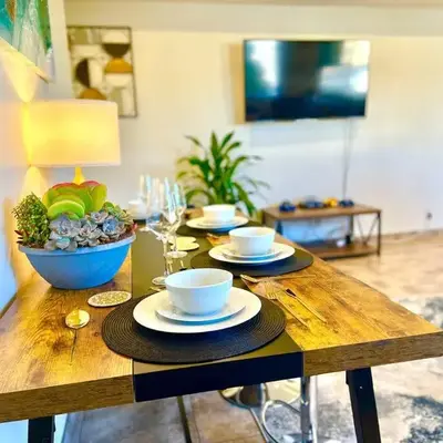 FuLLy LoAdeD ReSerVaTioN 3bed 2ba w Parking