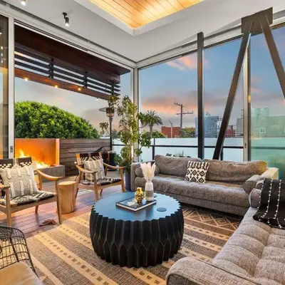 Venice Rooftop 5bd 4 bt steps from the beach