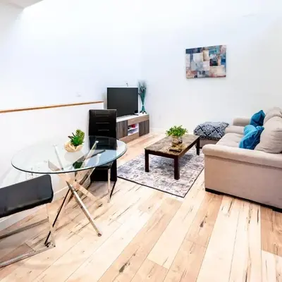 Nice 2 Bedroom 3 Level Loft in Central Location Close to Downtown LA Free Gated Parking Full Kitchen