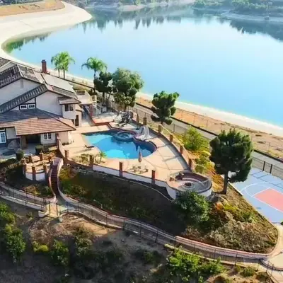Stunning Panoramic Waterfront Pool Home Escape