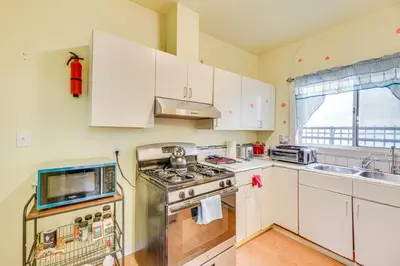 Gallery image of 2 Mi to Dtwn! Pet-Friendly Los Angeles Duplex in Los Angeles