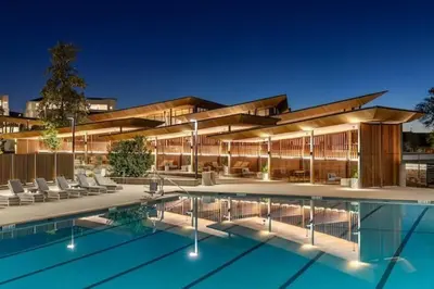 a building with a pool in front of it at Luxury 4 bedroom house Los Angeles in Castaic Junction