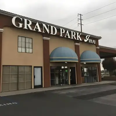 Grand Park Inn