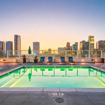 Downtown Escape - 2BR w Skyline Views & Hot Tub