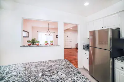 Gallery image of Sunny Family Retreat Near Santa Monica Beach in Los Angeles