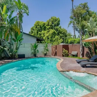 Cozy Home with Pool and Jacuzzi Minutes from Universal Studios
