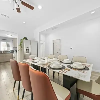 Great Location Oasis w Huge Backyard Near DTLA