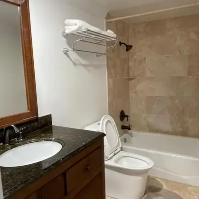Central LA GATED Community 4 beds home