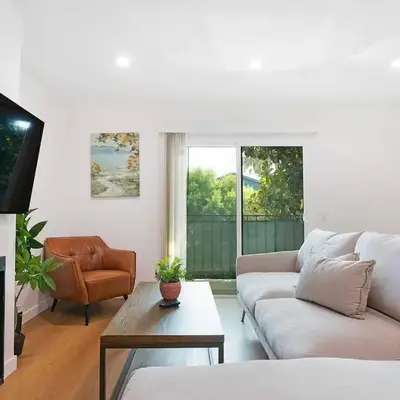 2BR Plus Bonus Room and Pool Access Near Universal Studios